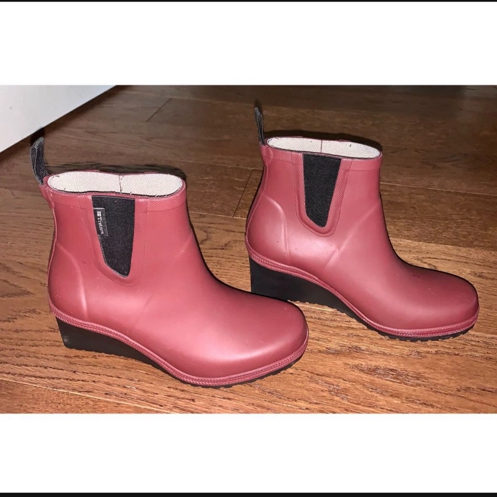 Tretorn Women's Red Wedge Heel Rubber Rain Boots Sz 5
